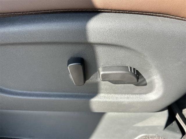 Used 2024 Nissan Titan Platinum Reserve w/ Moonroof Package image 25