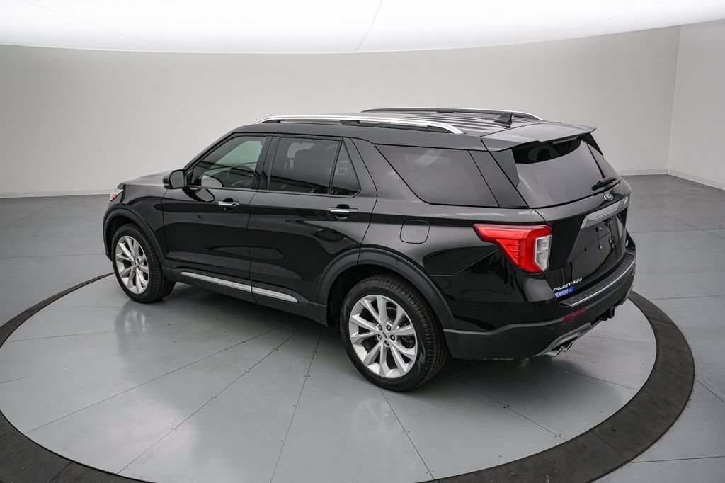 Certified 2024 Ford Explorer Platinum w/ Technology Package AWD/4WD image 6