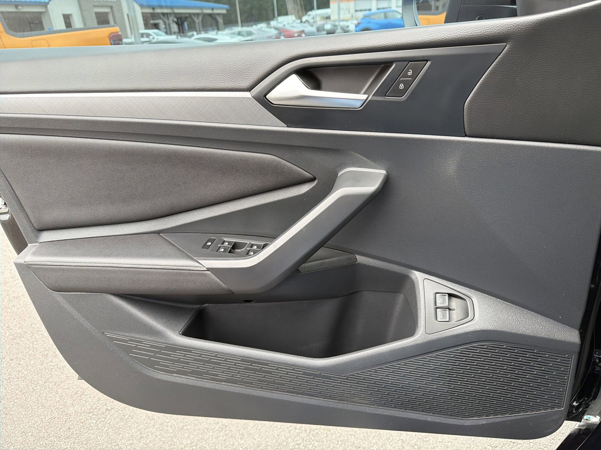 Used 2024 Volkswagen Jetta SE w/ Panoramic Sunroof Package image 25