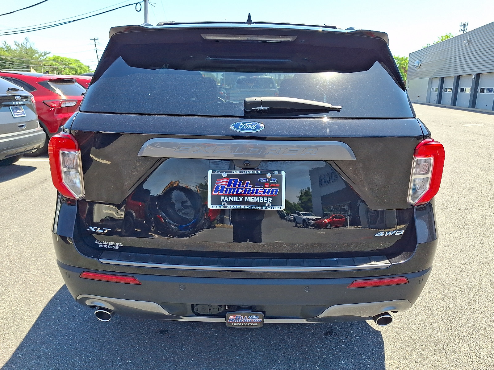 Certified 2023 Ford Explorer XLT w/ Equipment Group 202A AWD/4WD image 9
