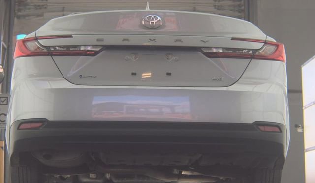 Used 2025 Toyota Camry LE w/ Convenience Package FWD image 2