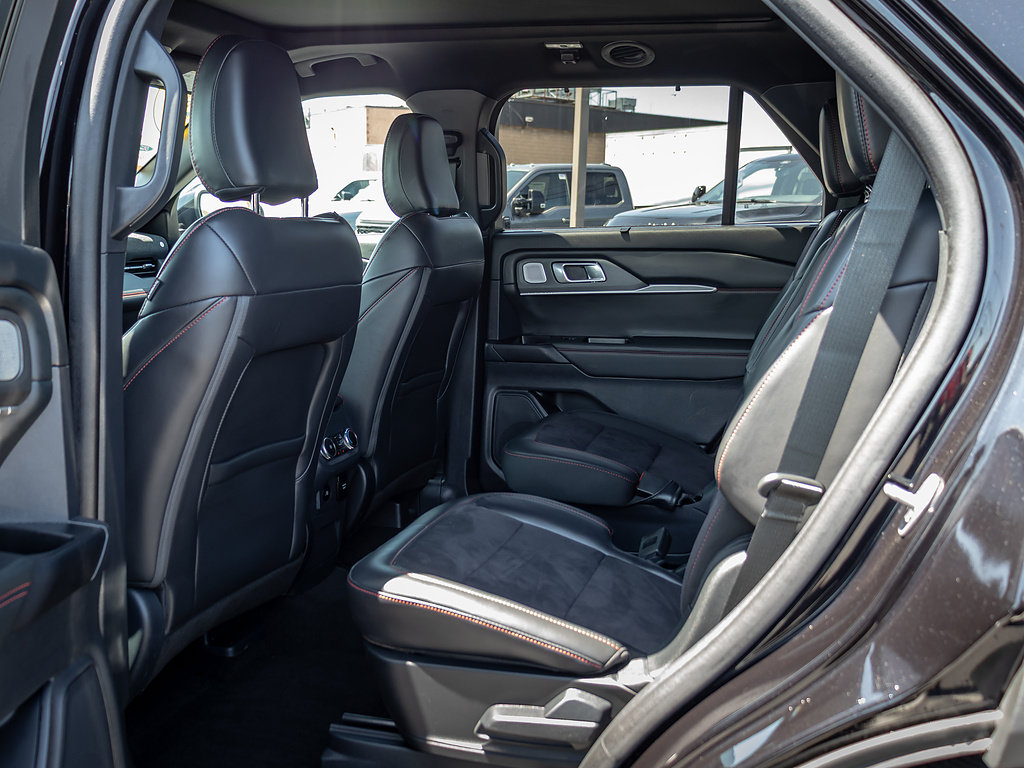 Certified 2025 Ford Explorer ST AWD/4WD image 10