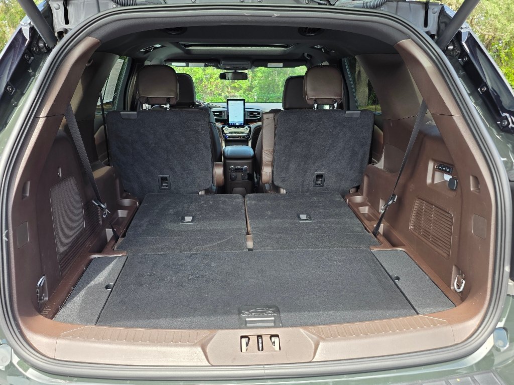 Certified 2023 Ford Explorer King Ranch w/ Technology Package AWD/4WD image 18