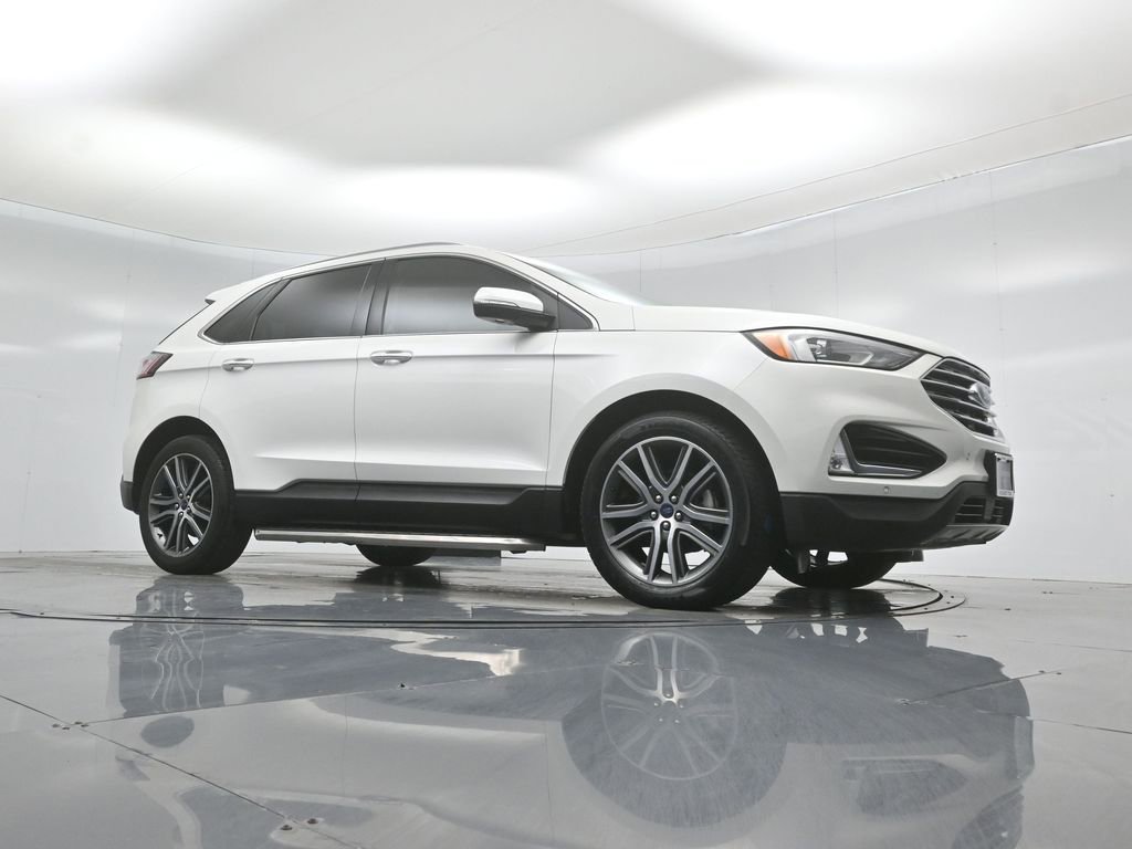Certified 2020 Ford Edge Titanium FWD image 3
