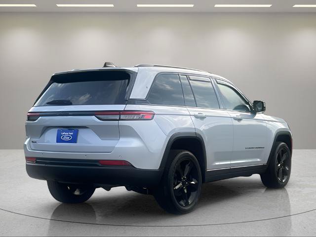 Used 2023 Jeep Grand Cherokee Altitude AWD/4WD image 7