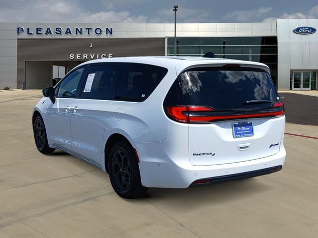 Used 2024 Chrysler Pacifica Limited FWD image 3