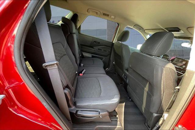 Used 2025 Nissan Pathfinder SV FWD image 24