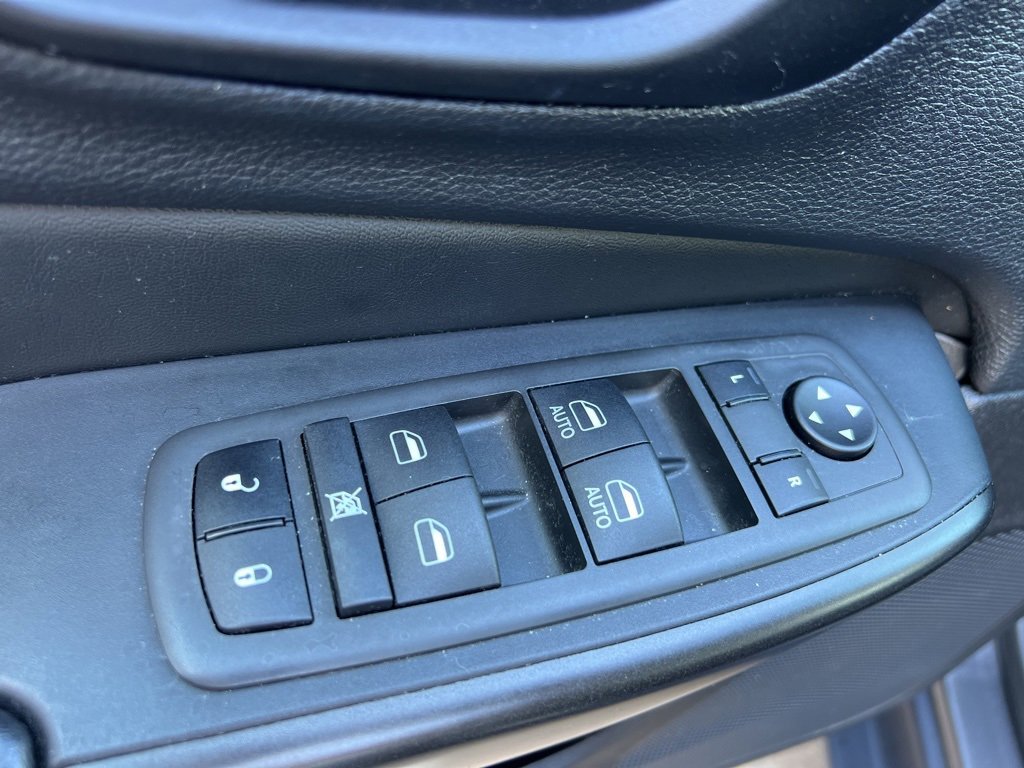 Used 2022 Jeep Cherokee Trailhawk image 24