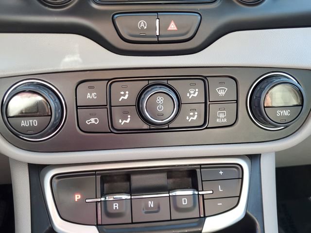 Used 2023 GMC Terrain SLT image 29