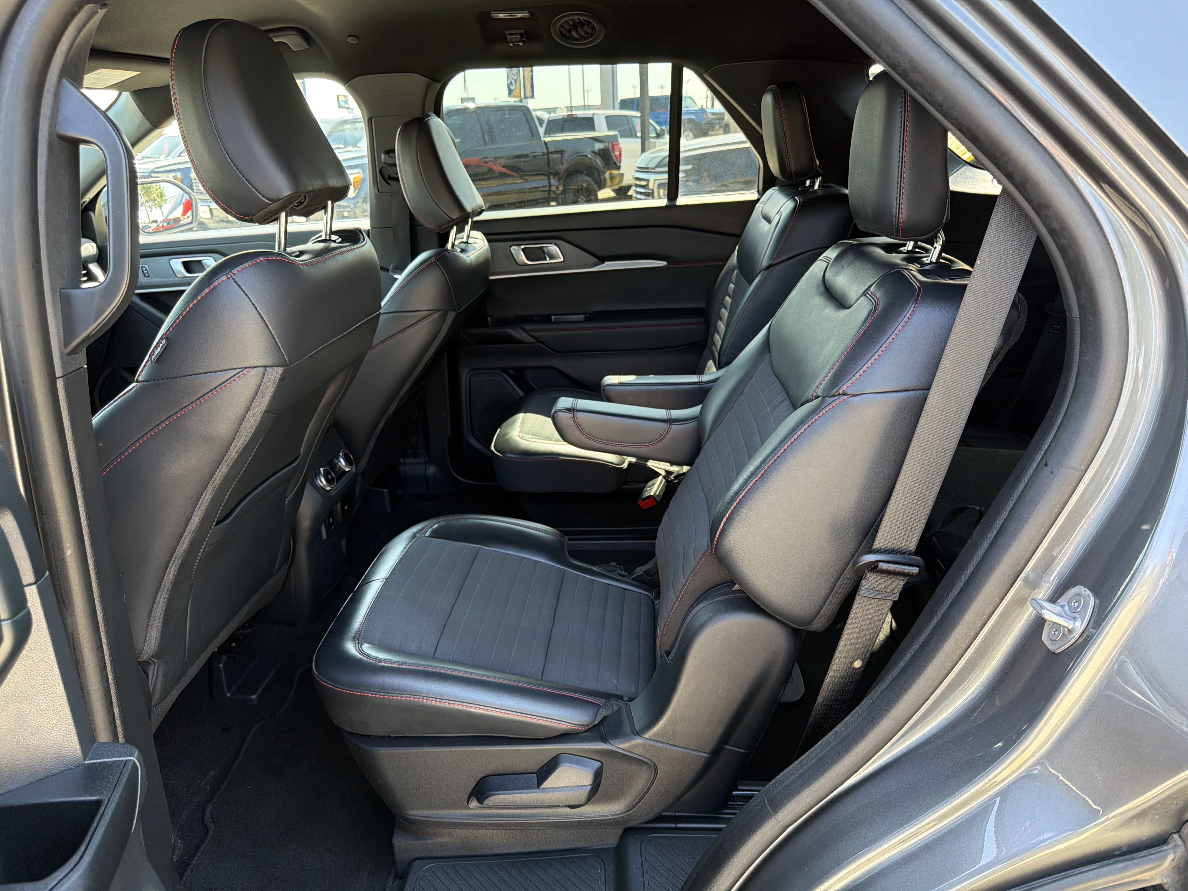 Certified 2025 Ford Explorer ST-Line AWD/4WD image 13