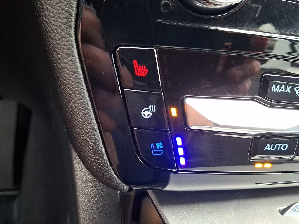 Certified 2023 Ford Explorer Limited AWD/4WD image 28