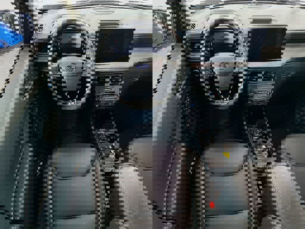 Certified 2025 Ford Maverick Lariat w/ Black Appearance Package image 13