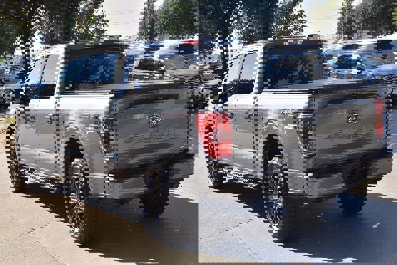 Certified 2022 Ford F150 XLT w/ Equipment Group 302A High image 10