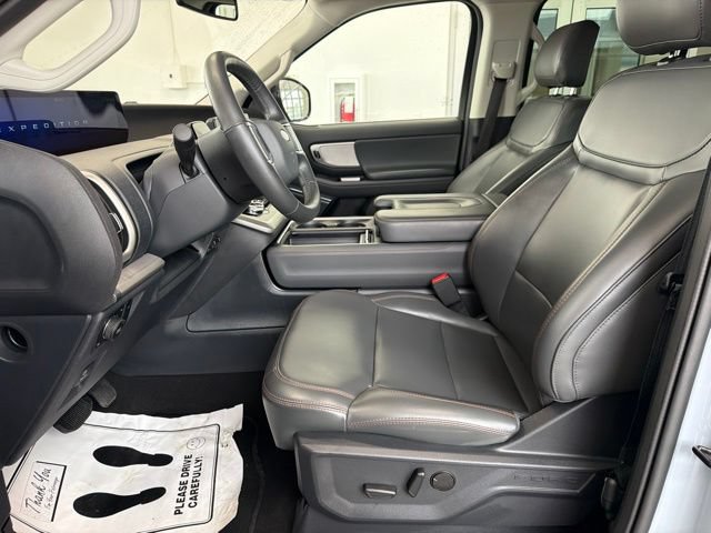 Certified 2025 Ford Expedition Active AWD/4WD image 28