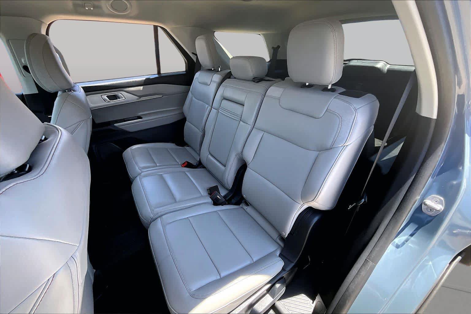 Certified 2026 Ford Explorer Active w/ Active Comfort Package RWD image 20