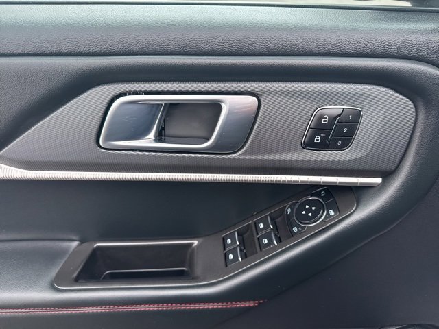 Certified 2025 Ford Explorer ST-Line w/ Premium Package image 9