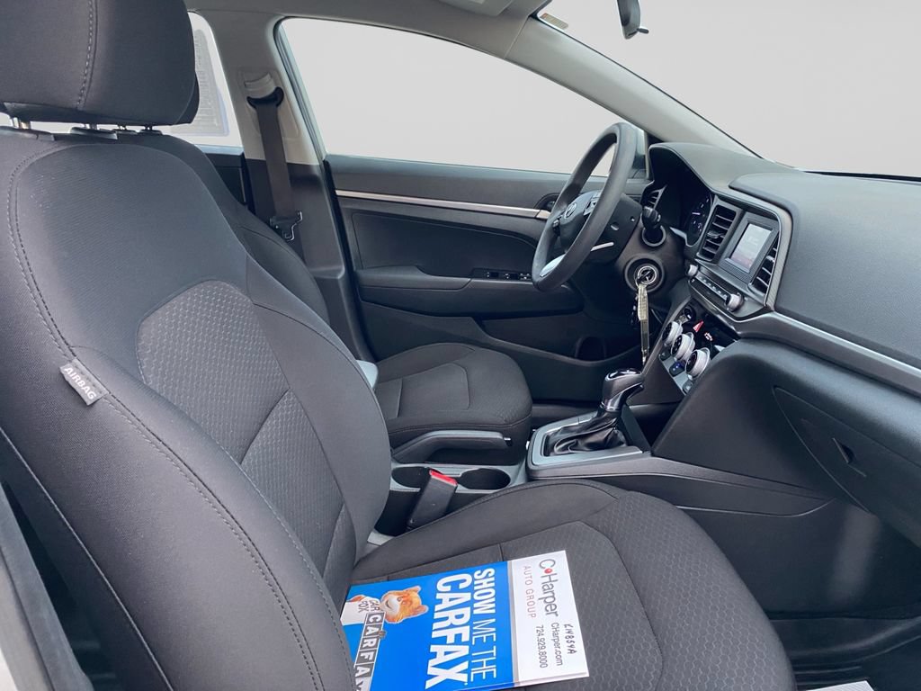 Used 2019 Hyundai Elantra SE w/ Cargo Package FWD image 11