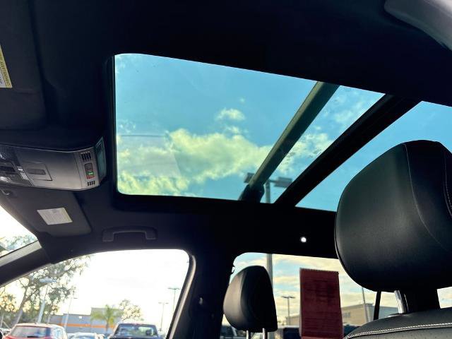 Used 2023 Volkswagen Tiguan SE R-Line image 12