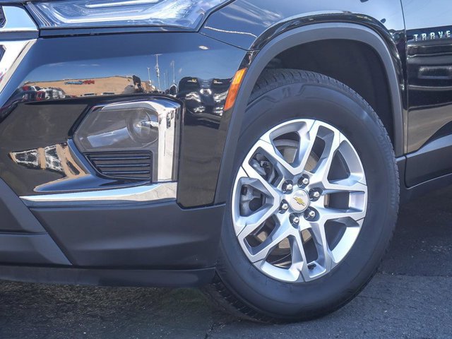 Used 2023 Chevrolet Traverse LS image 4