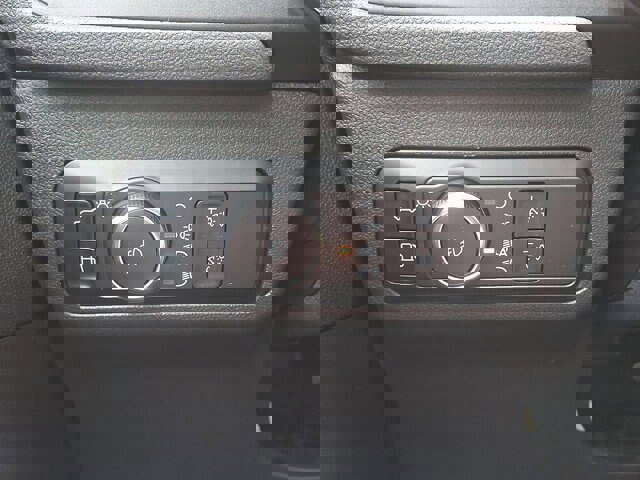 Certified 2023 Ford Escape SE w/ PHEV Premium Package image 24