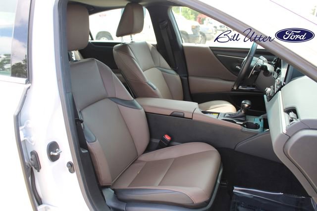 Used 2025 Lexus ES 350 w/ Premium Package FWD image 11
