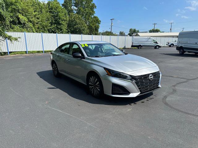 Used 2024 Nissan Altima 2.5 SV image 7