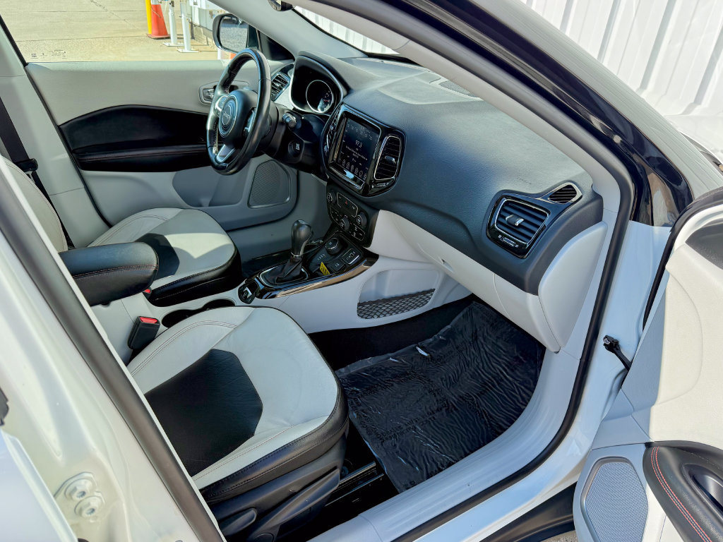 Used 2020 Jeep Compass Limited AWD/4WD image 19
