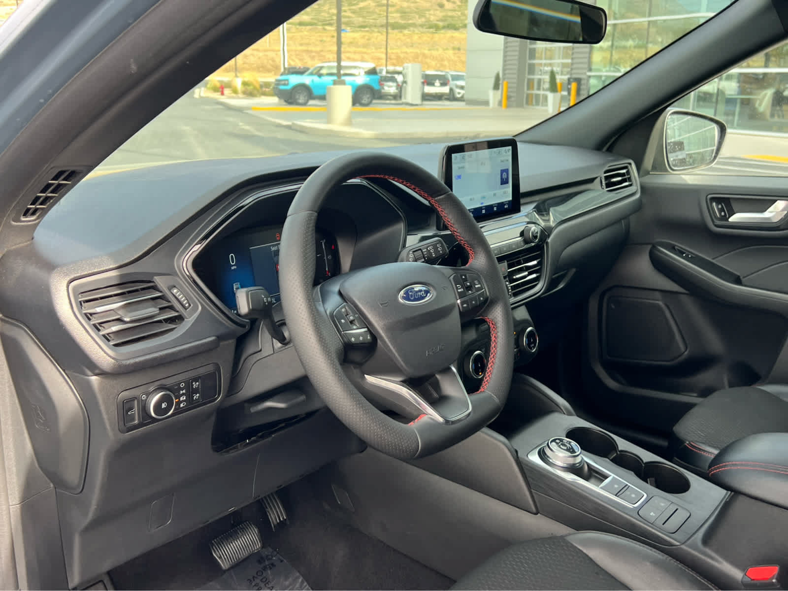 Certified 2025 Ford Escape ST-Line Select AWD/4WD image 30