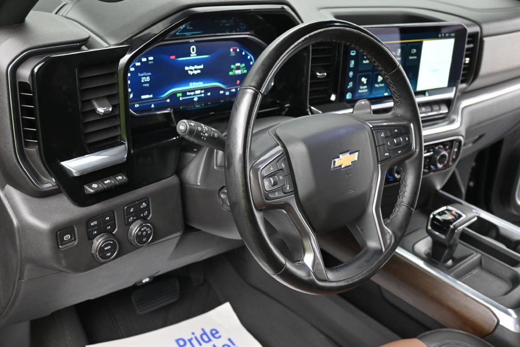 Used 2023 Chevrolet Silverado 1500 High Country w/ High Country Premium Package AWD/4WD image 15