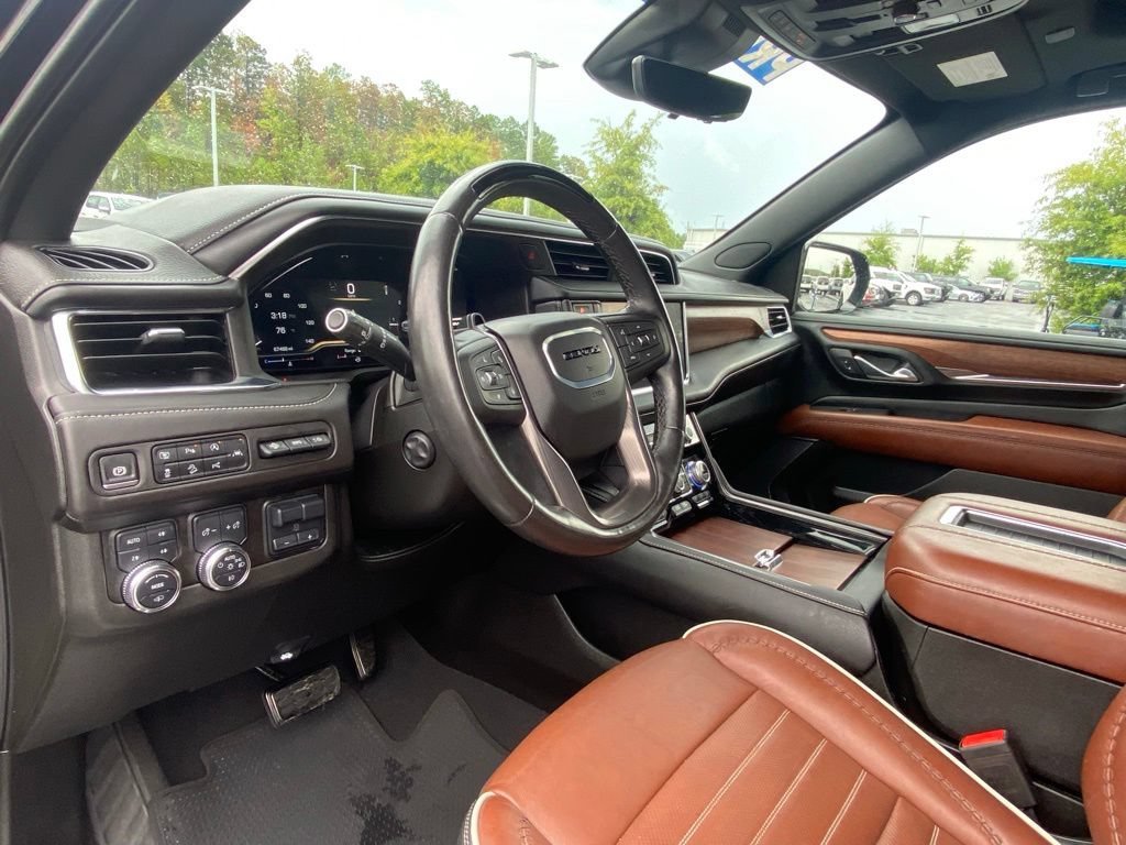 Used 2024 GMC Yukon XL Denali Ultimate AWD/4WD image 9