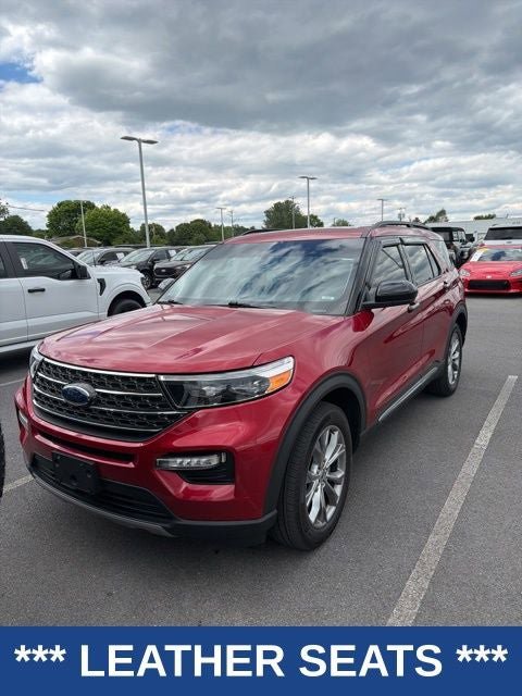 Certified 2022 Ford Explorer XLT w/ Equipment Group 202A AWD/4WD image 3