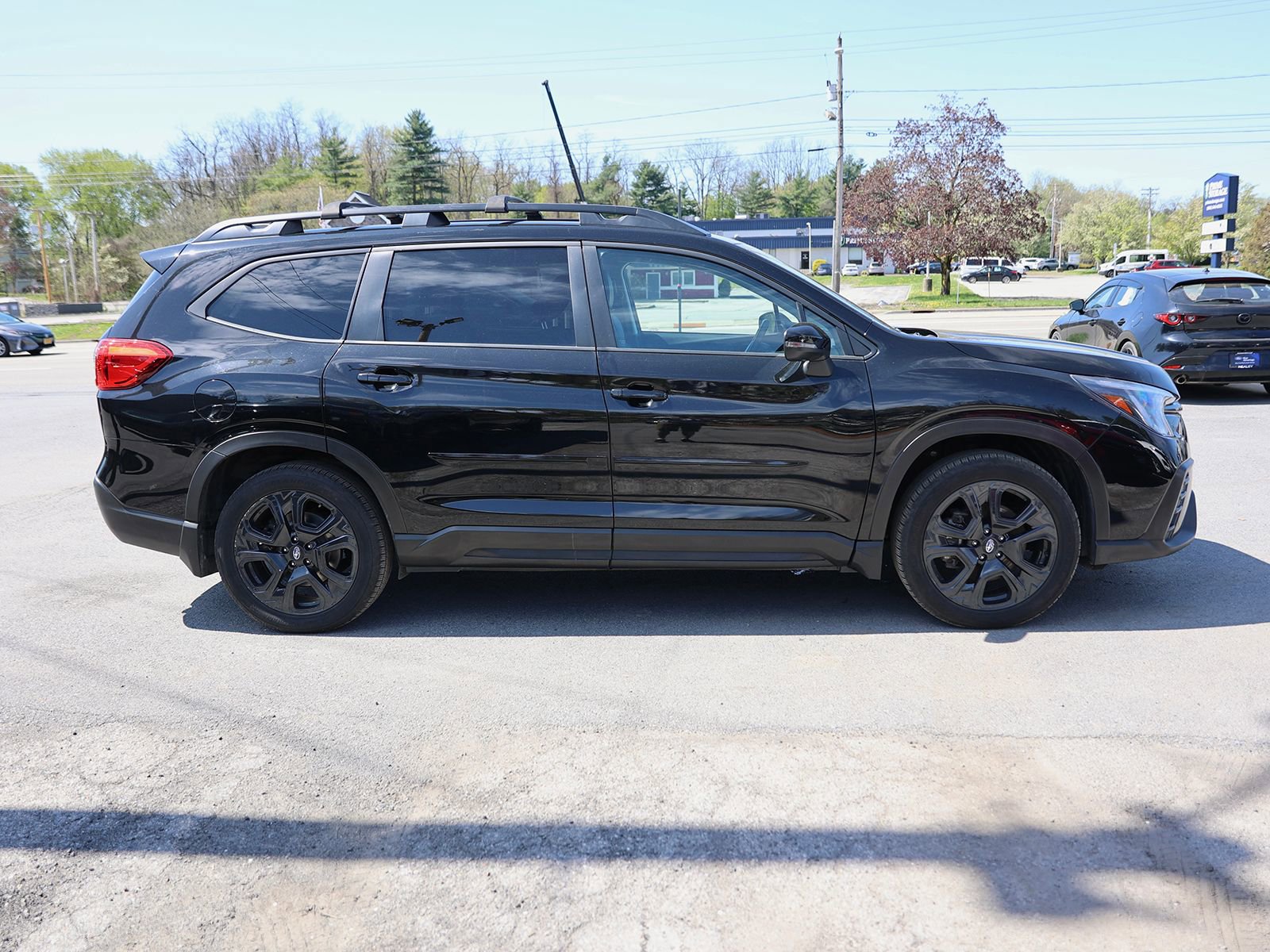 Used 2023 Subaru Ascent Onyx Edition image 8