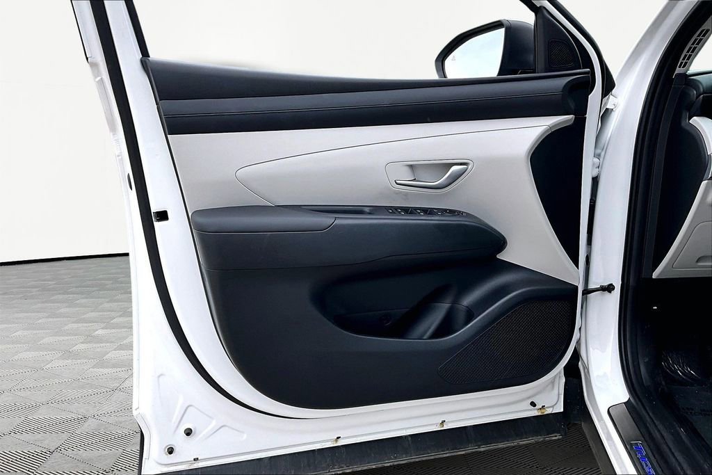 Used 2025 Hyundai Tucson SE FWD image 23