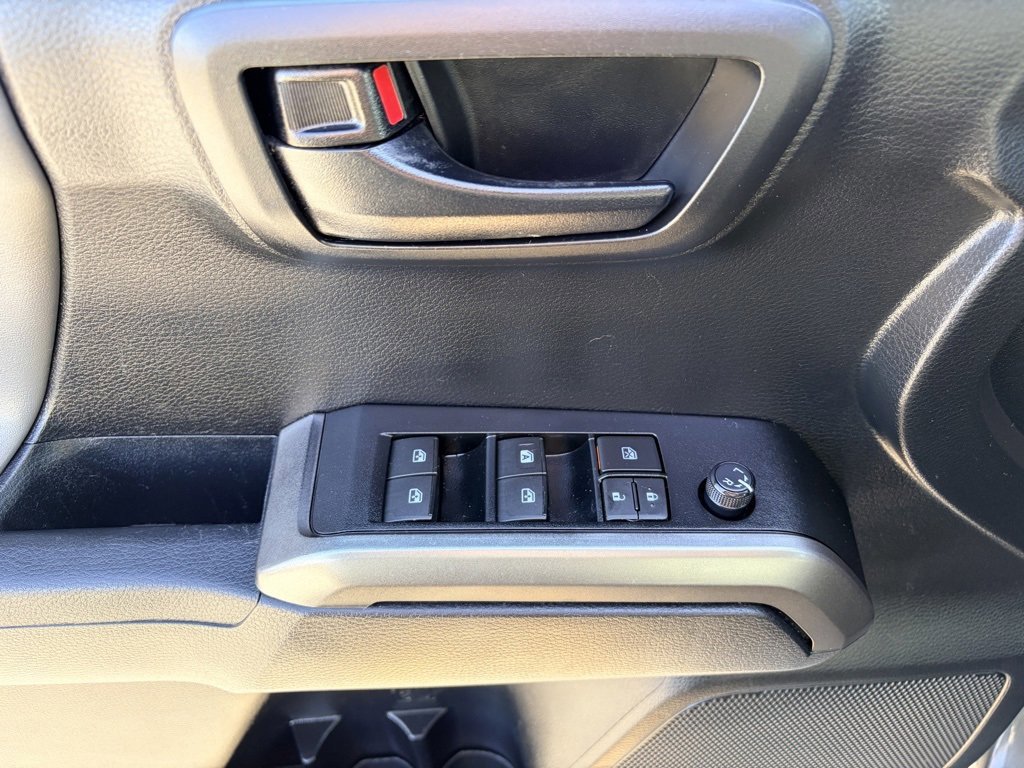 Used 2019 Toyota Tacoma SR5 image 19