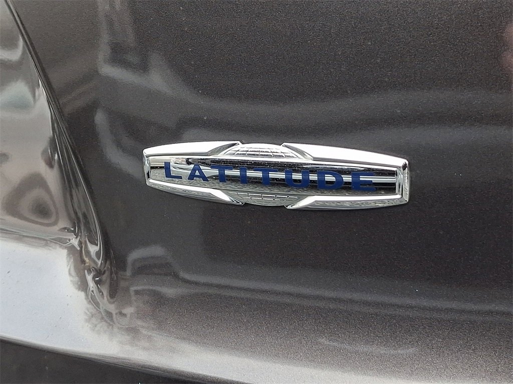 Used 2019 Jeep Cherokee Latitude Plus image 8