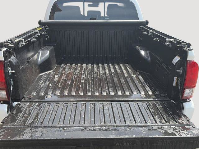 Used 2022 Toyota Tacoma SR5 w/ Technology Package AWD/4WD image 30