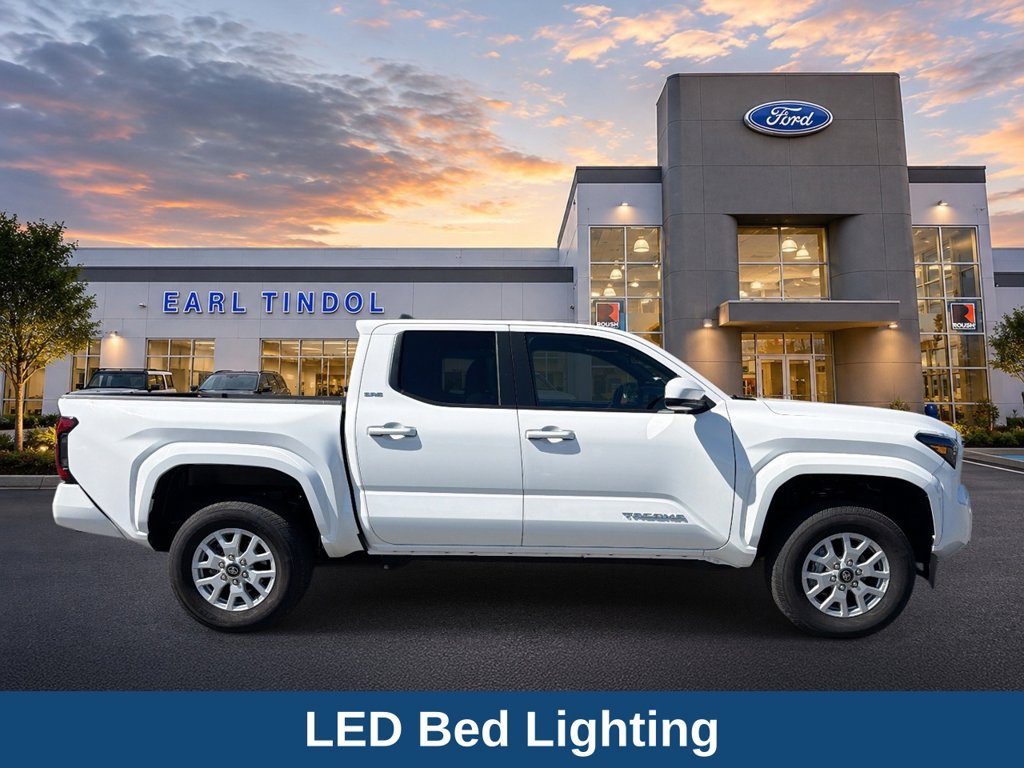 Used 2024 Toyota Tacoma SR5 AWD/4WD image 9