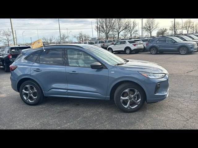 Certified 2024 Ford Escape ST-Line w/ Tech Pack #1 AWD/4WD image 3