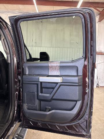 Certified 2019 Ford F250 Lariat w/ Chrome Package image 16