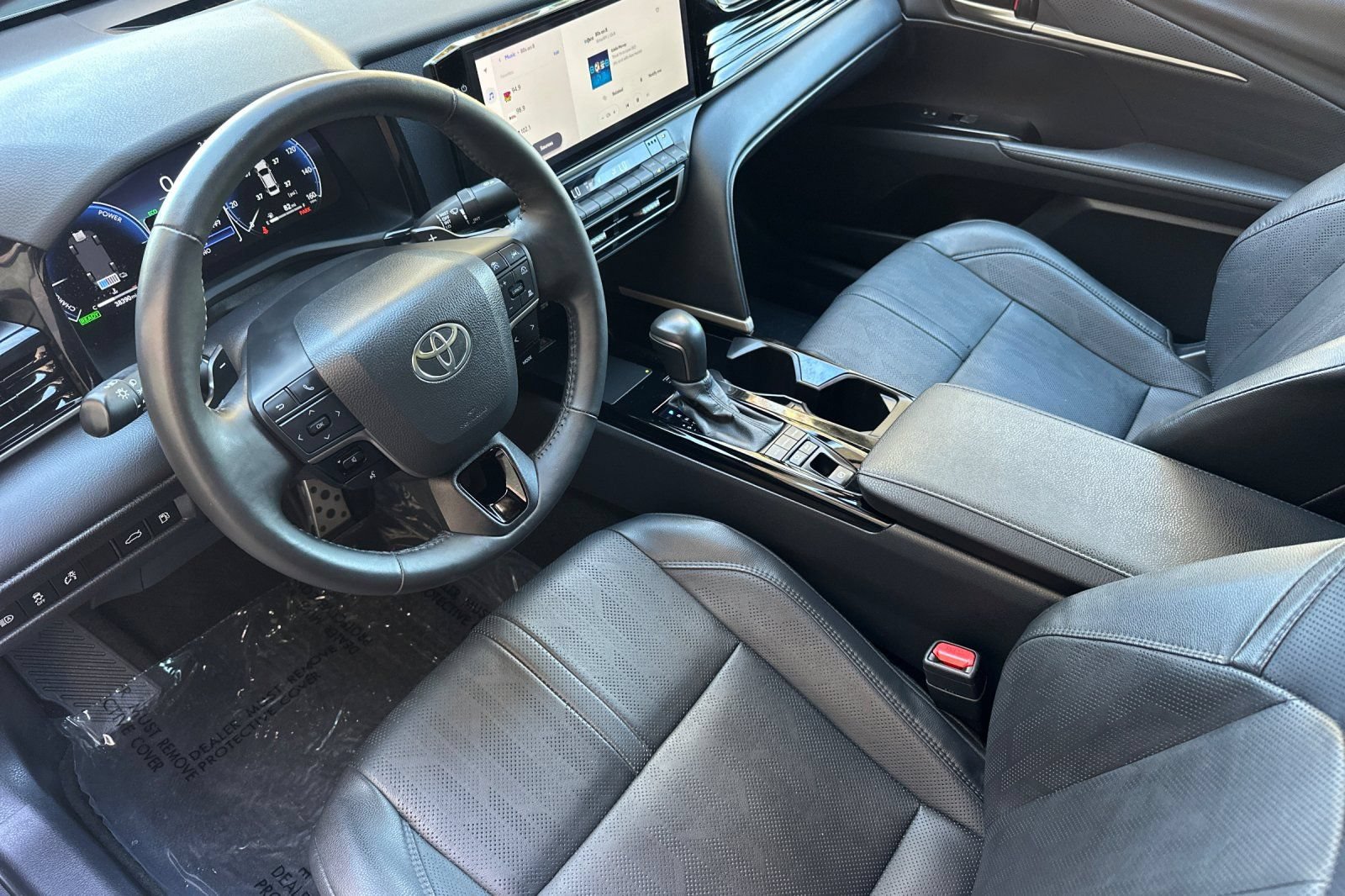 Used 2025 Toyota Camry XSE FWD image 10