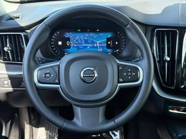 Used 2022 Volvo XC60 B5 Momentum AWD/4WD image 24