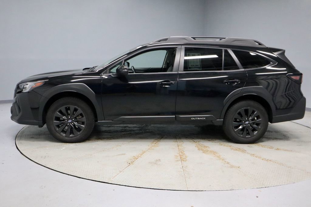Used 2025 Subaru Outback Onyx Edition image 2
