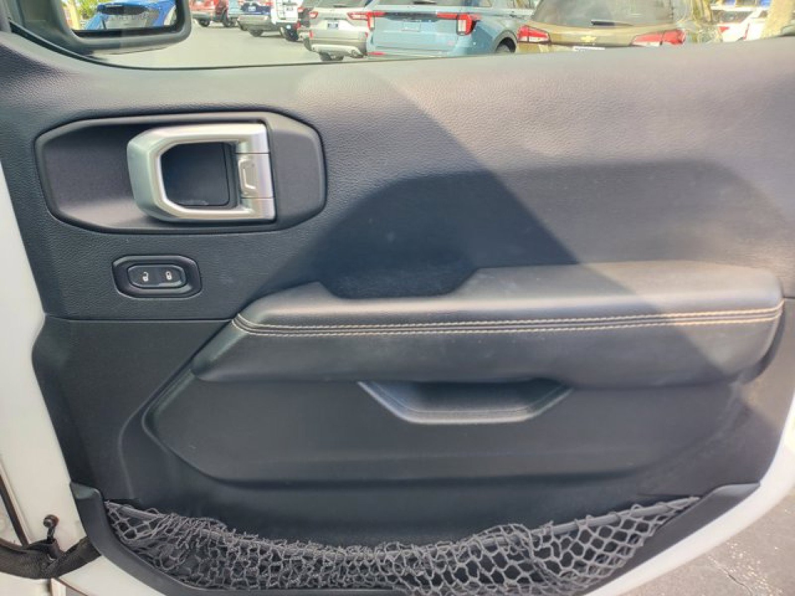 Used 2018 Jeep Wrangler Unlimited Sahara image 35