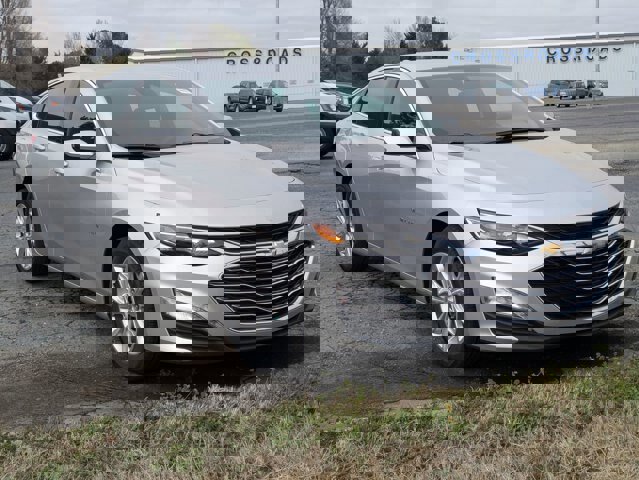 Used 2019 Chevrolet Malibu LT w/ Driver Confidence Package II image 8