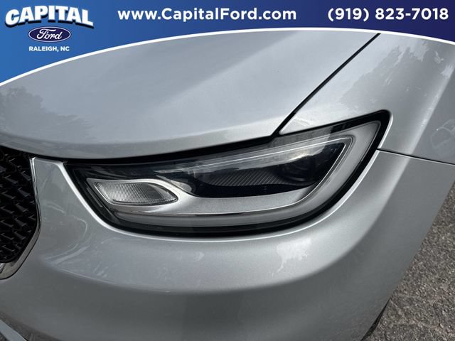 Used 2024 Chrysler Pacifica Touring-L FWD image 11