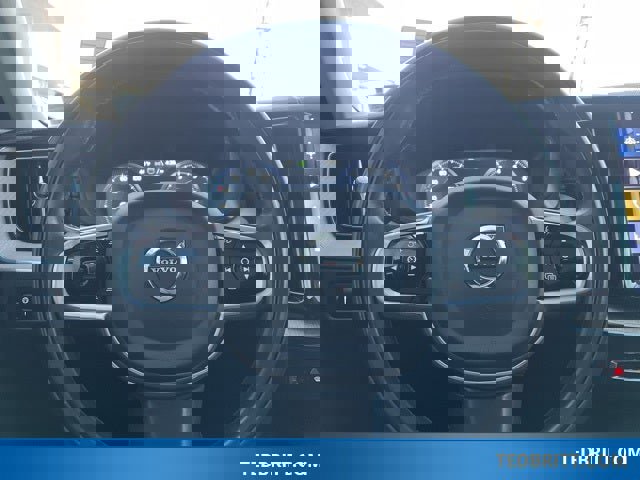 Used 2021 Volvo XC60 T5 Inscription w/ Advanced Package image 28