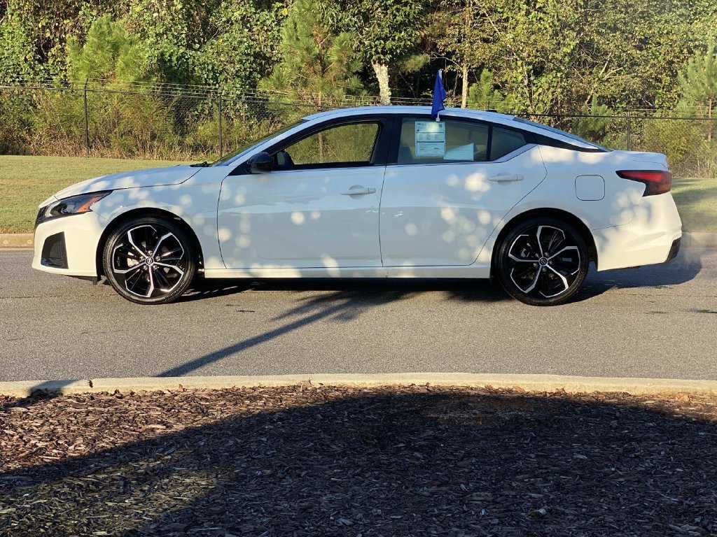 Used 2026 Nissan Altima 2.5 SR FWD image 9