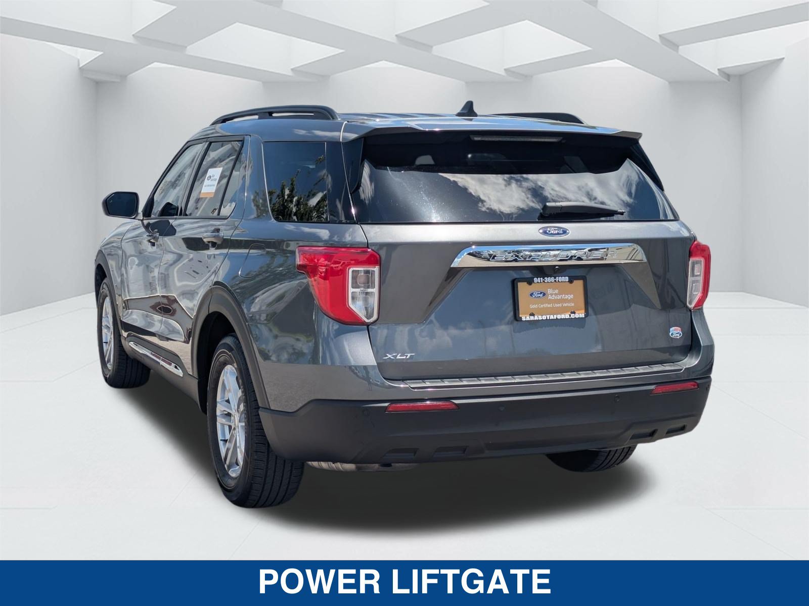 Certified 2023 Ford Explorer XLT RWD image 7