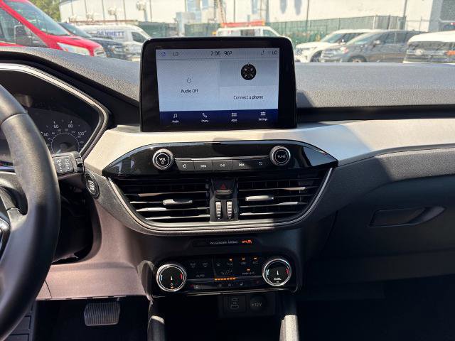 Certified 2022 Ford Escape SE w/ SE Sport Appearance Package FWD image 12