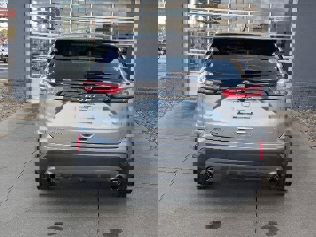 Certified 2022 Ford Edge Titanium image 4